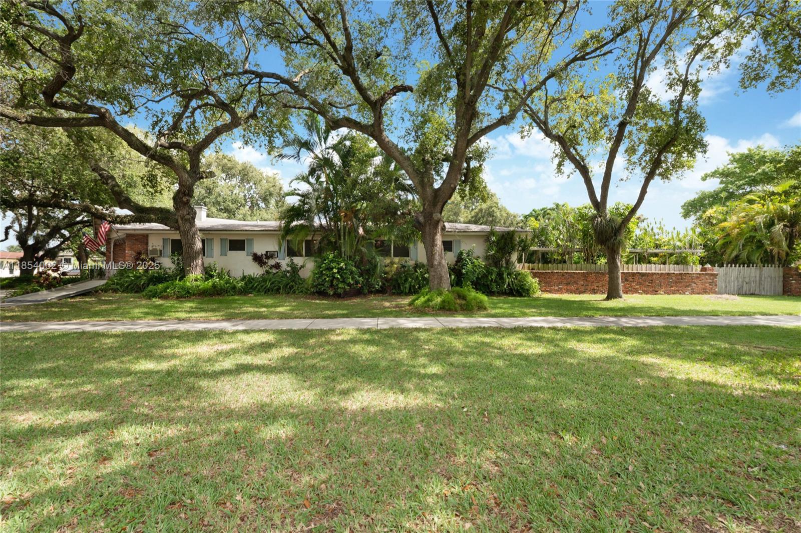 7895 Grand Canal Dr