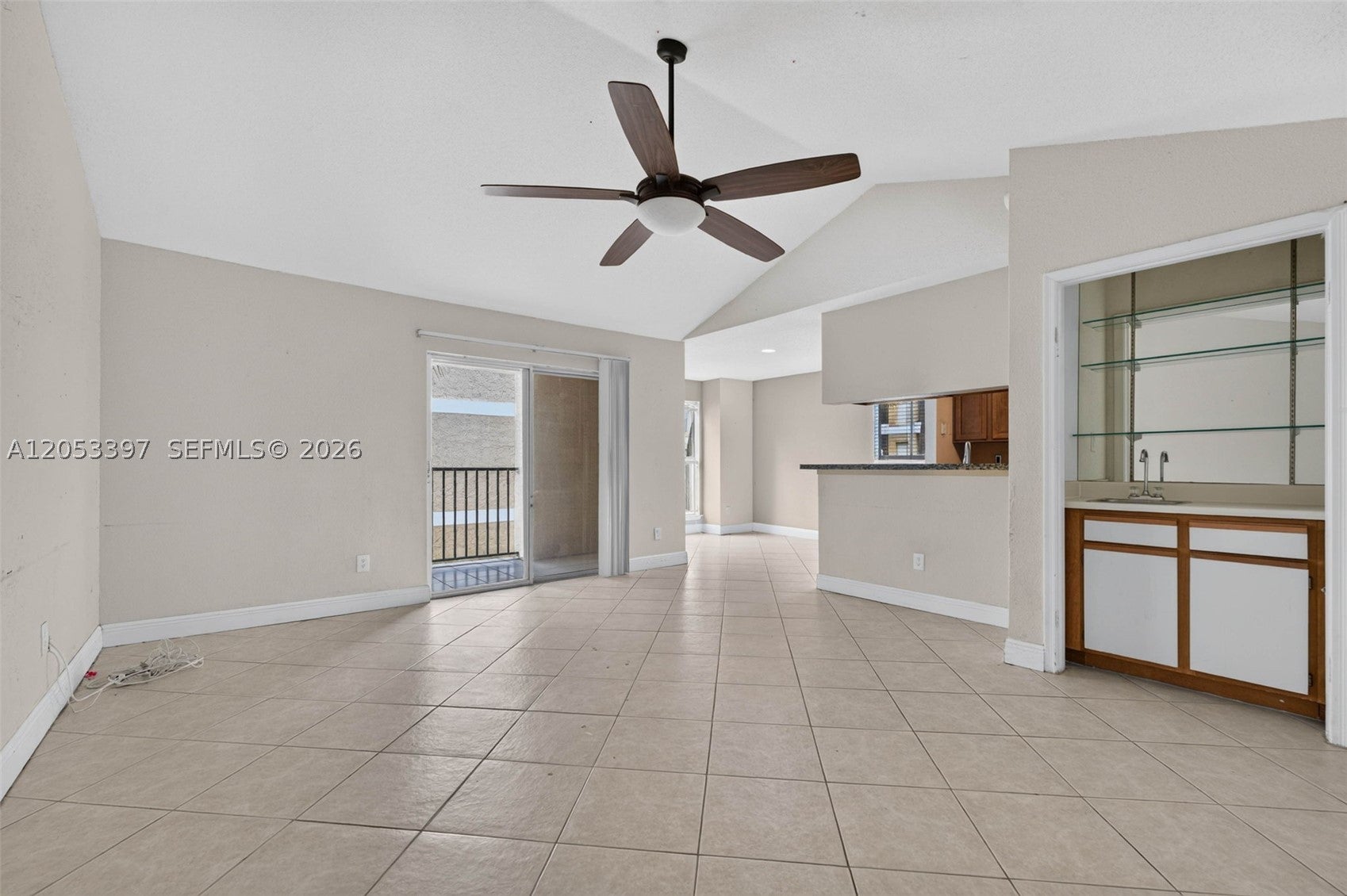 995 Riverside Dr