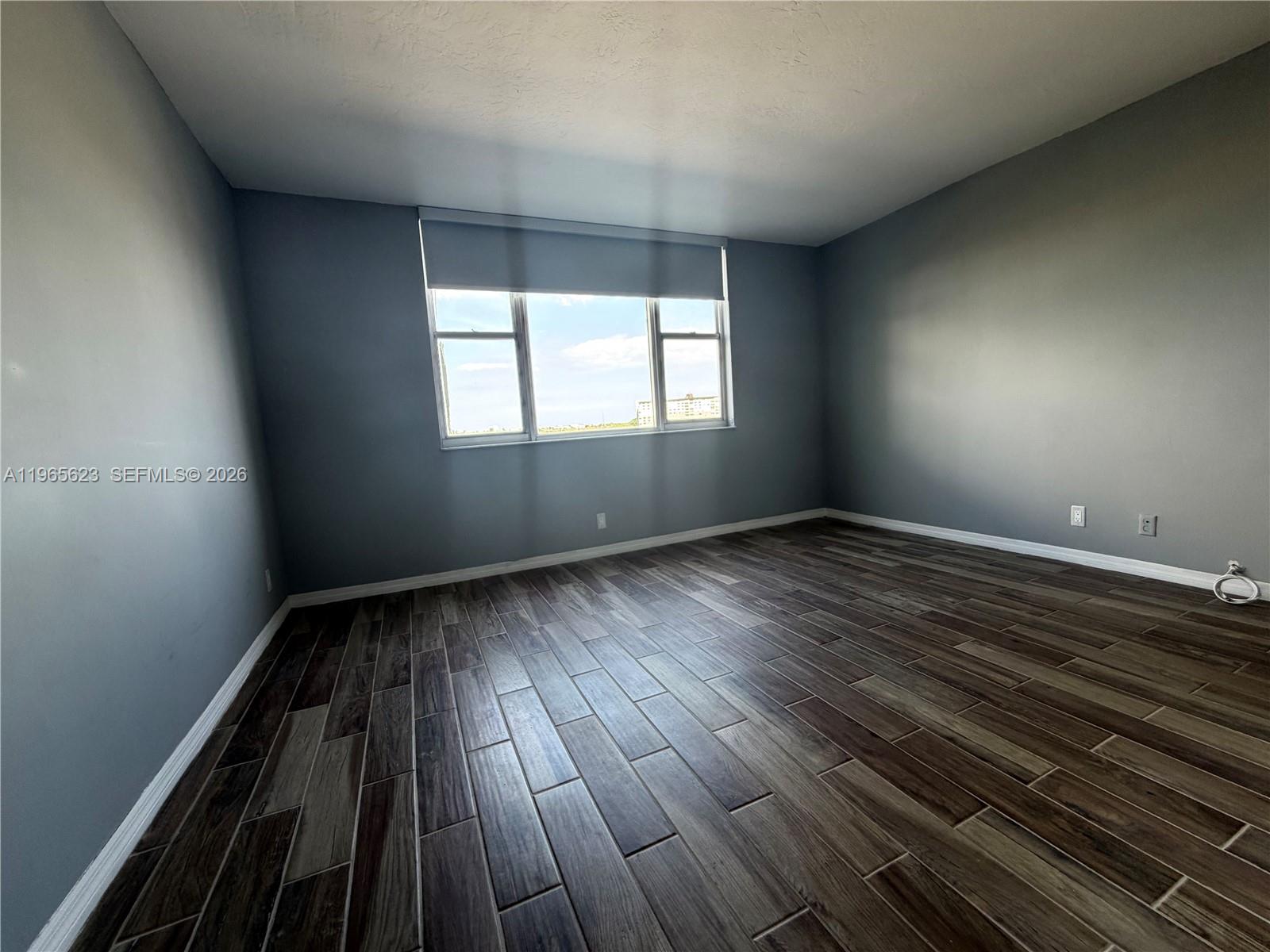 HILLCREST NO 21 CONDO - Residential