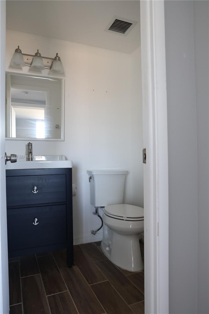 HILLCREST NO 21 CONDO - Residential