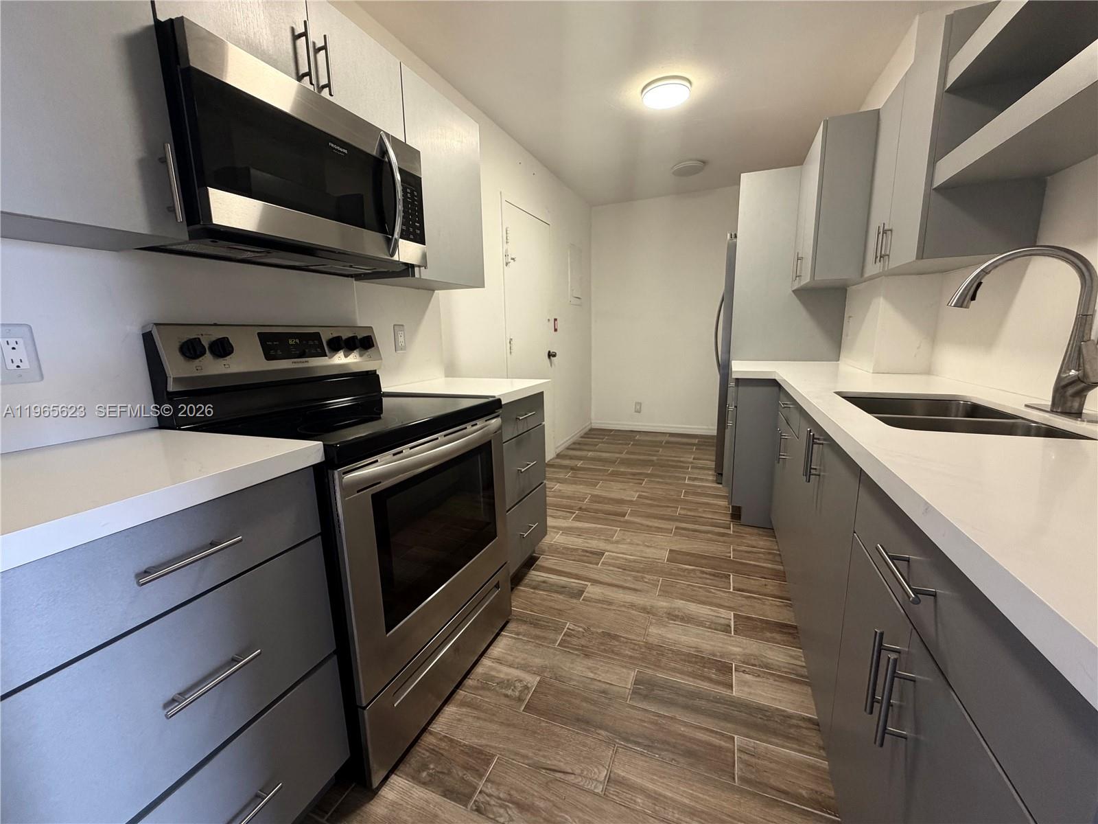 HILLCREST NO 21 CONDO - Residential