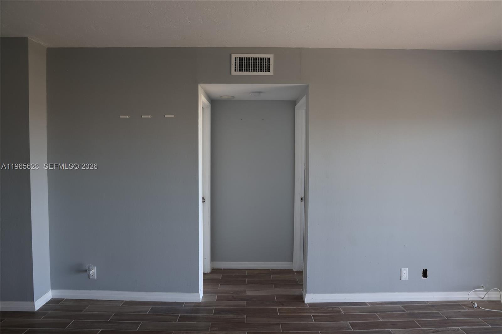 HILLCREST NO 21 CONDO - Residential