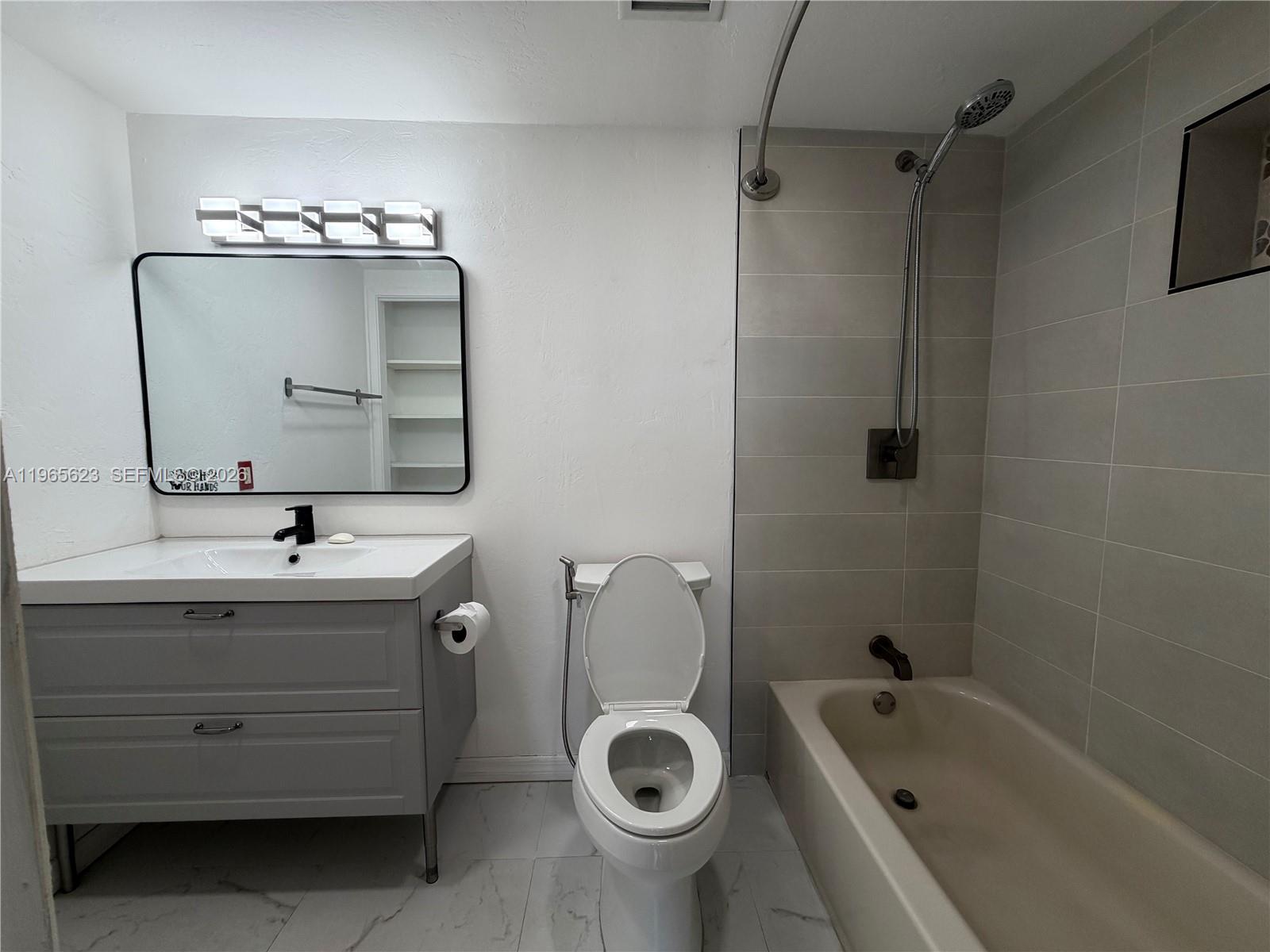 HILLCREST NO 21 CONDO - Residential