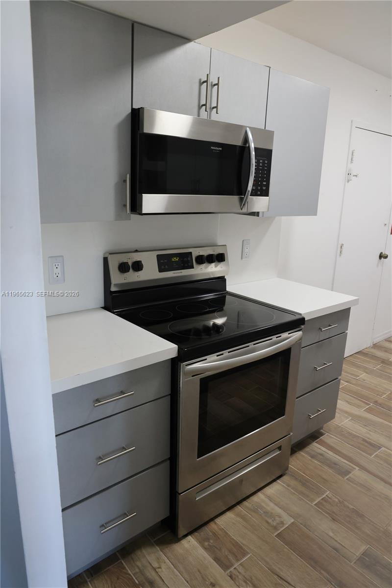 HILLCREST NO 21 CONDO - Residential