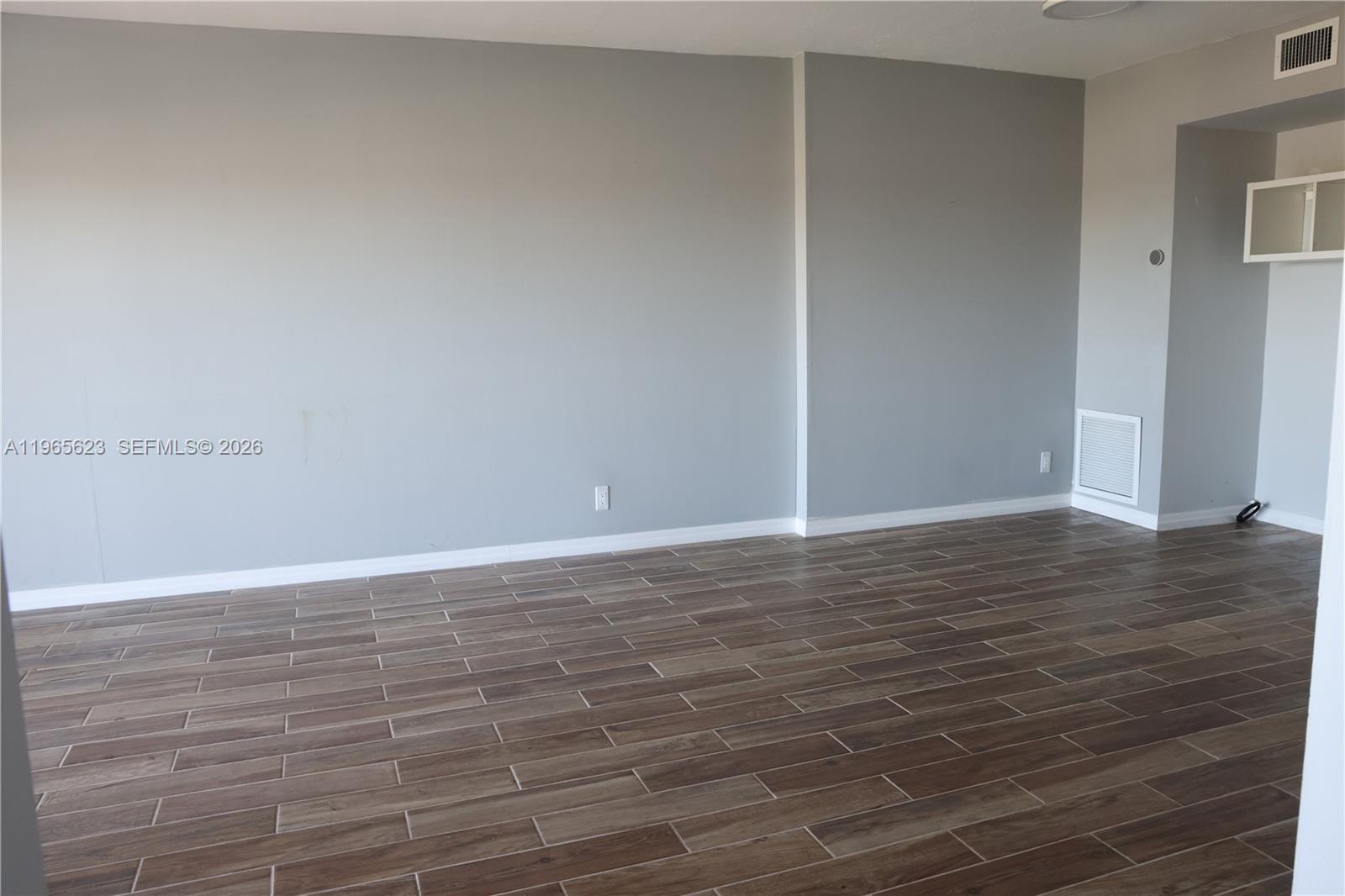 HILLCREST NO 21 CONDO - Residential