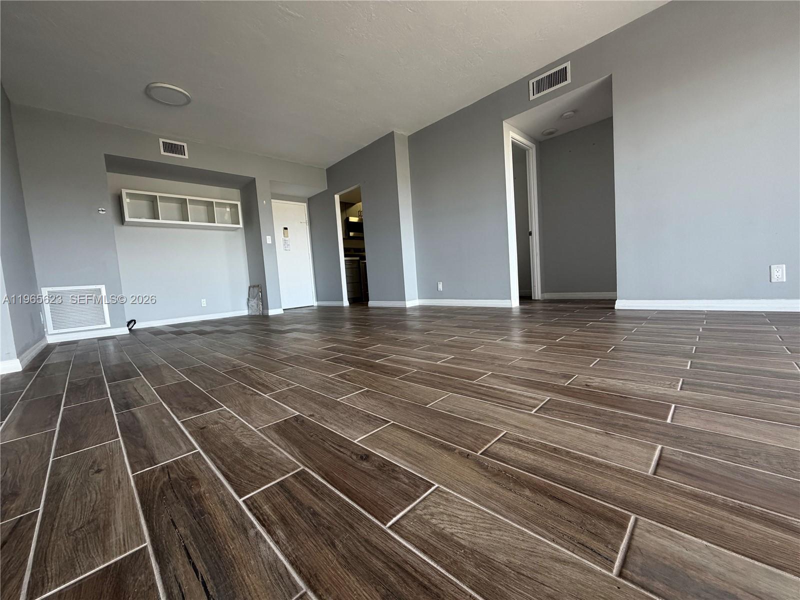 HILLCREST NO 21 CONDO - Residential