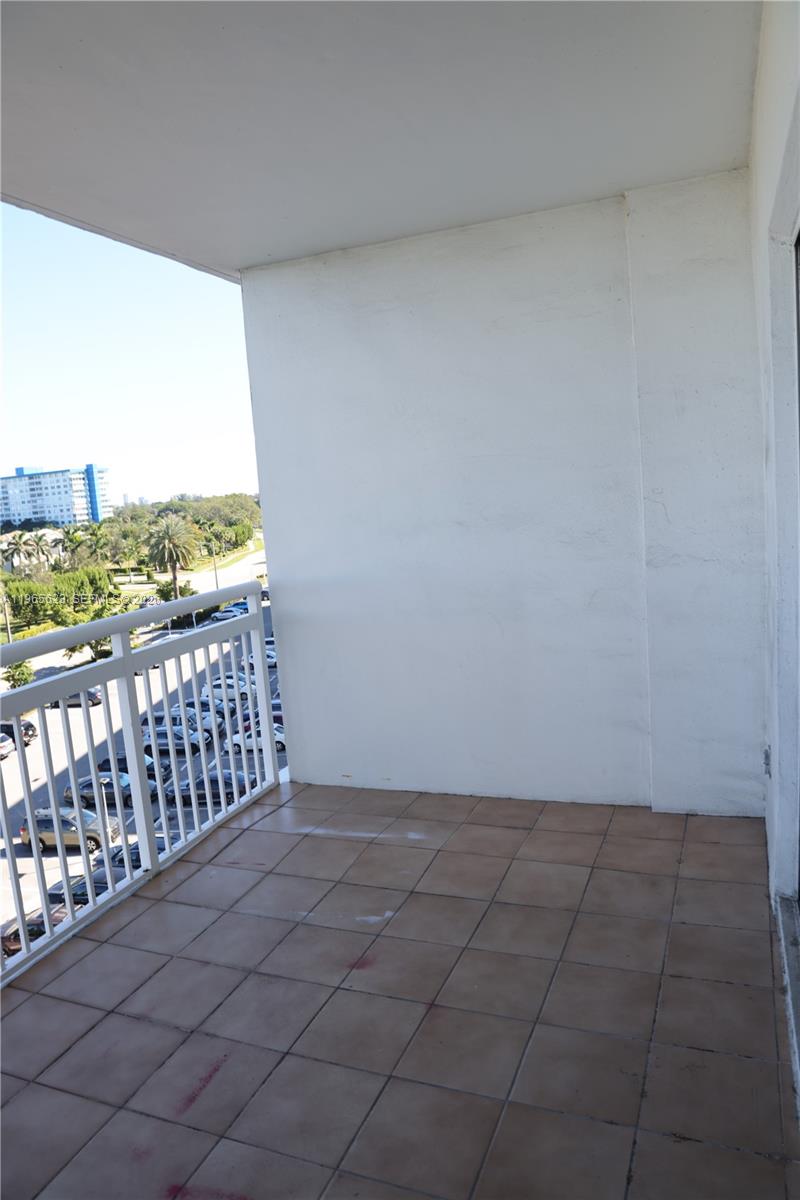 HILLCREST NO 21 CONDO - Residential