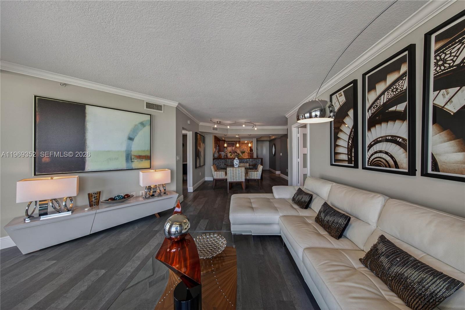 ESPLANADE ON THE NEW RIVE - Residential