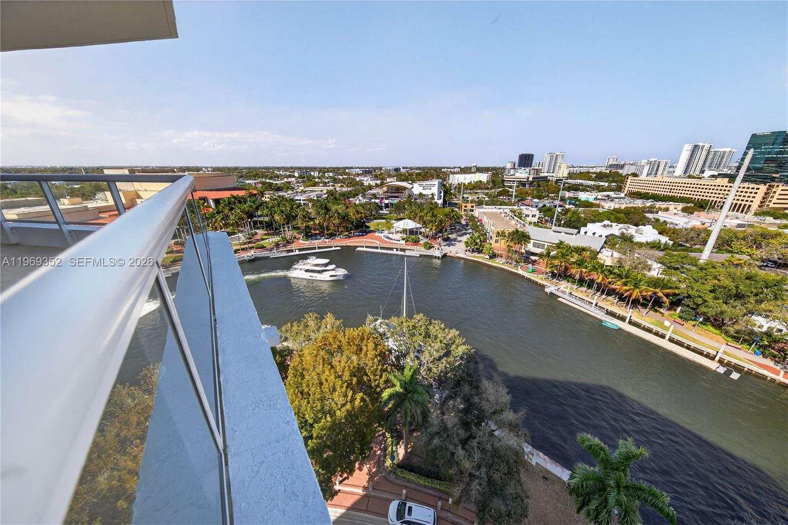 ESPLANADE ON THE NEW RIVE - Residential