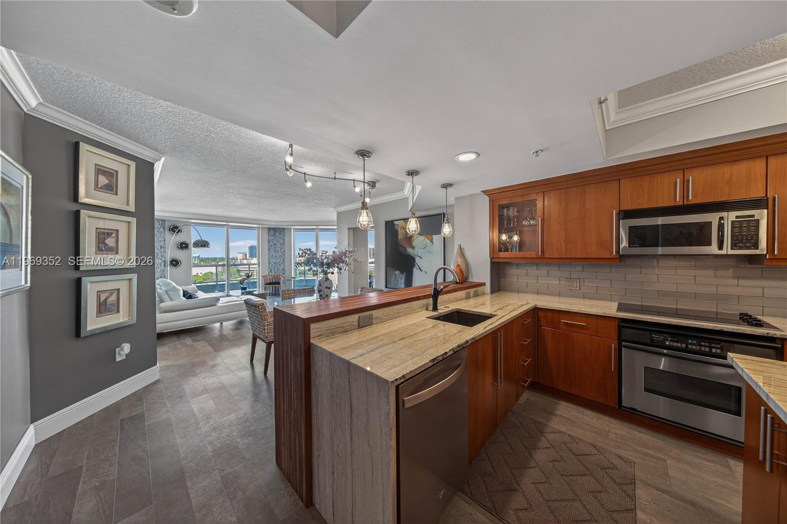 ESPLANADE ON THE NEW RIVE - Residential