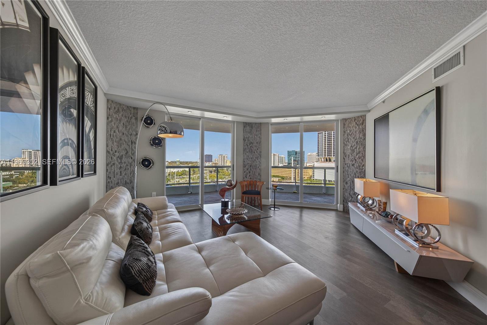 ESPLANADE ON THE NEW RIVE - Residential