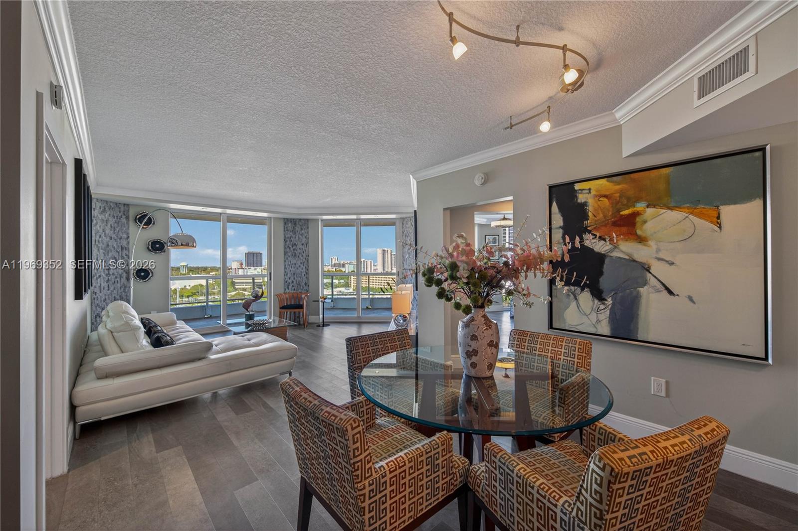 ESPLANADE ON THE NEW RIVE - Residential