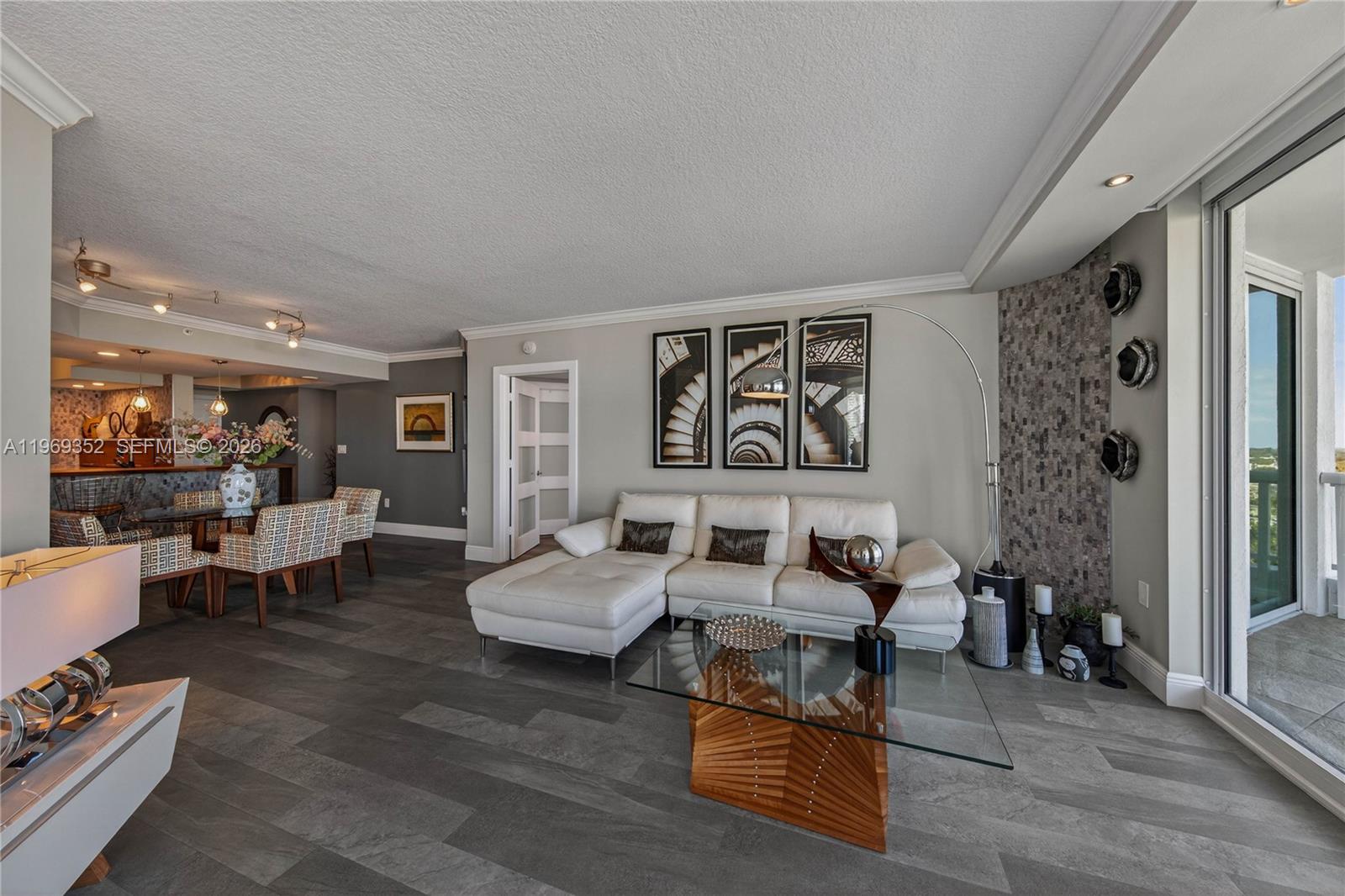 ESPLANADE ON THE NEW RIVE - Residential