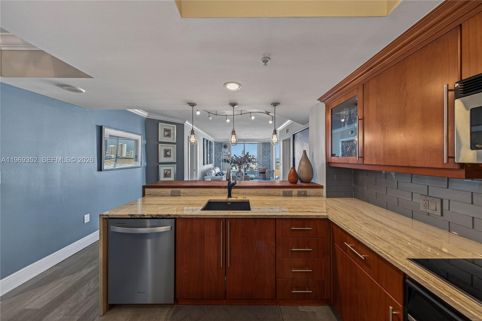 ESPLANADE ON THE NEW RIVE - Residential