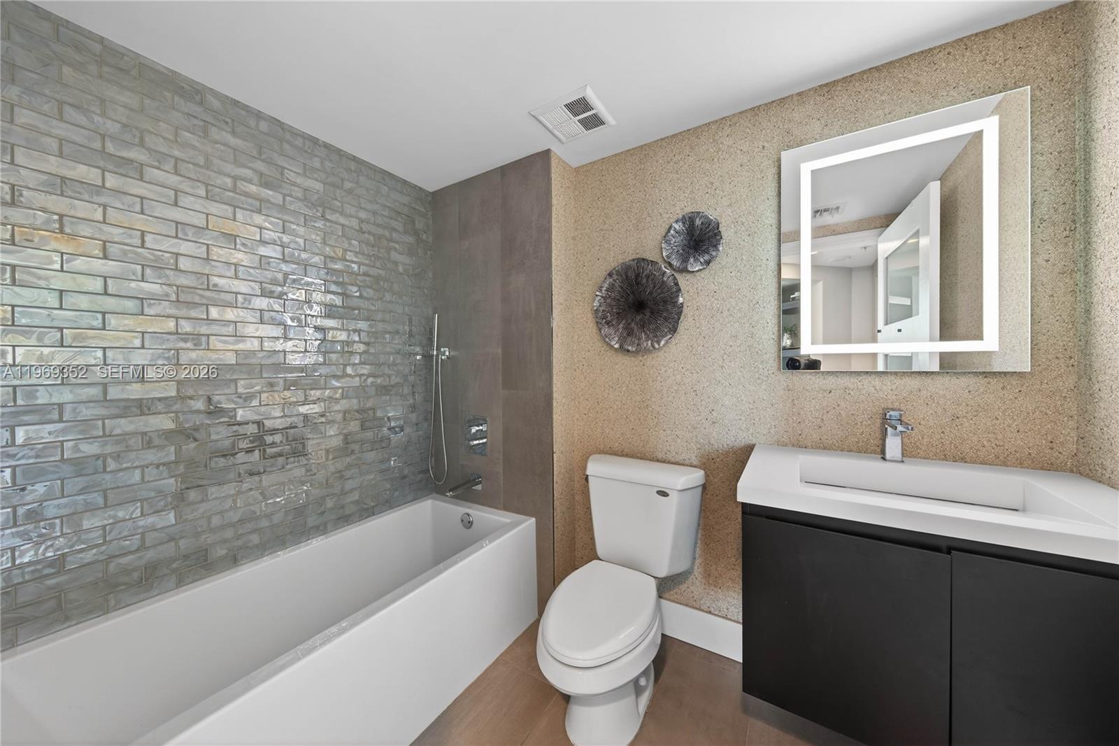 ESPLANADE ON THE NEW RIVE - Residential