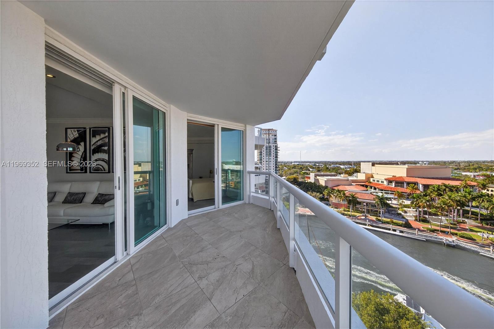 ESPLANADE ON THE NEW RIVE - Residential