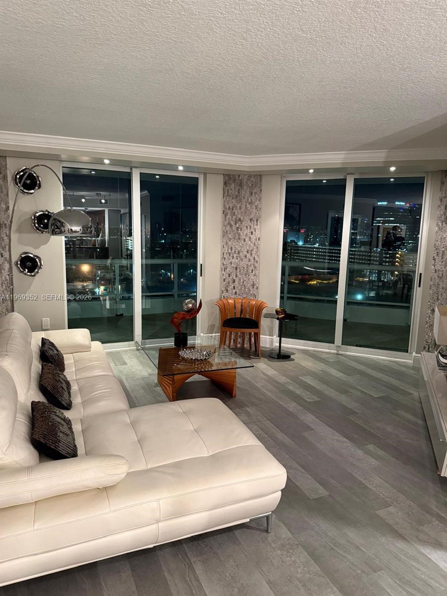 ESPLANADE ON THE NEW RIVE - Residential