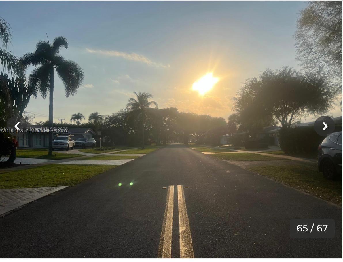 HOLLYWOOD HILLS - Residential