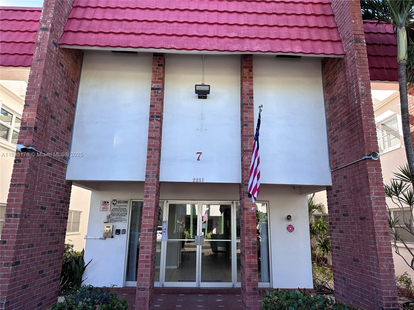 CASTLE APARTMENTS 7 CONDO - Residential