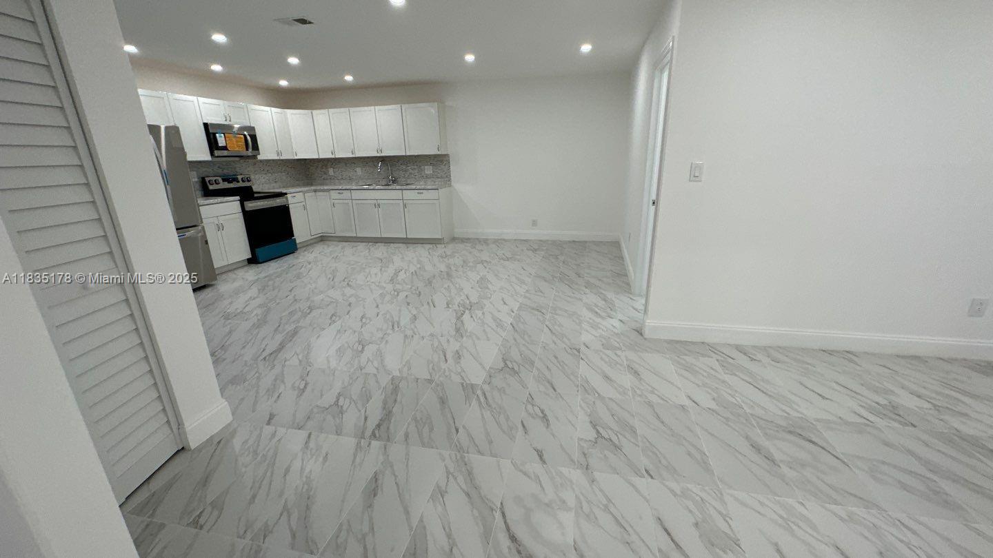 CASTLE APARTMENTS 7 CONDO - Residential