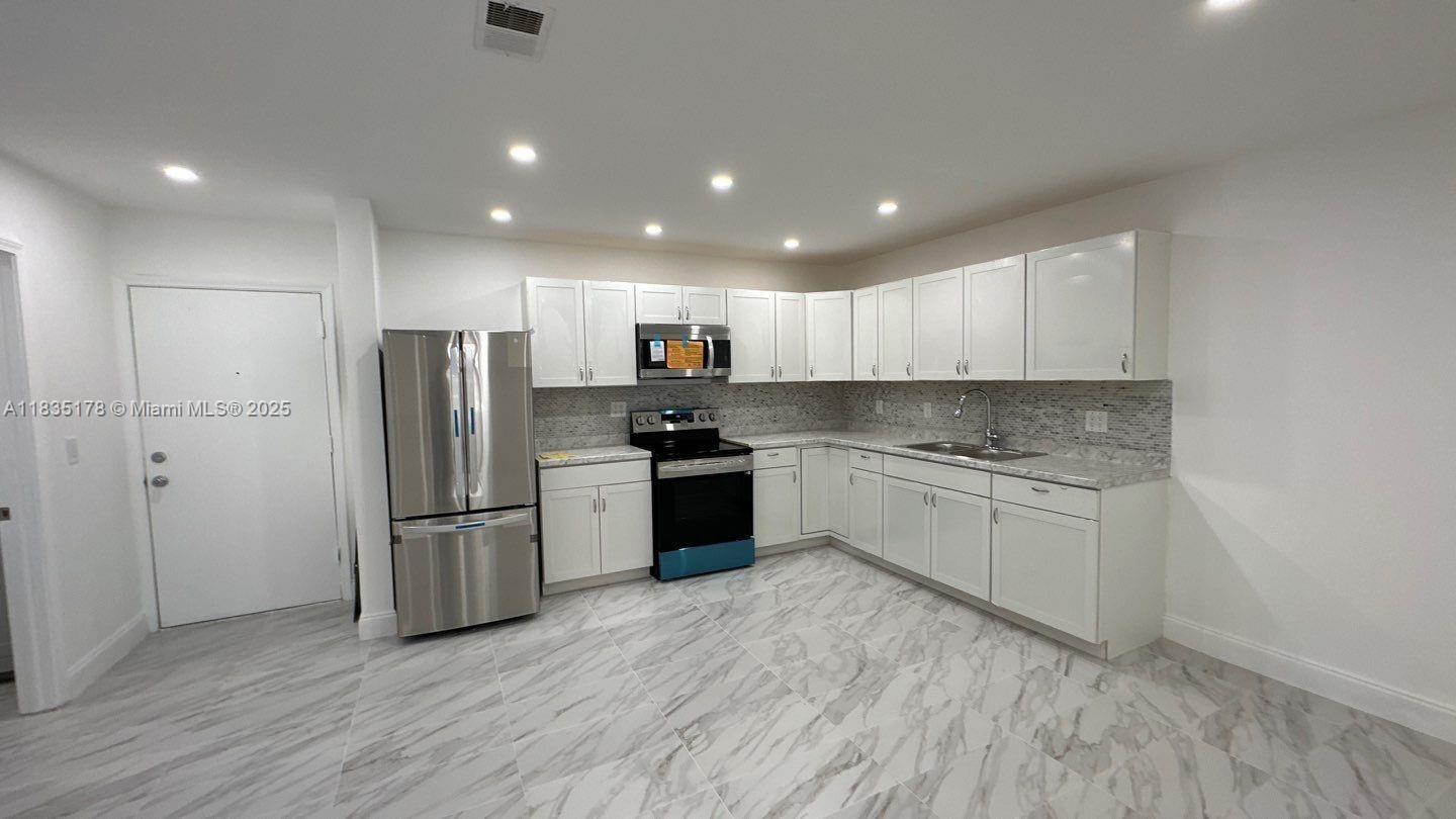 2251 NW 48th Ter 214