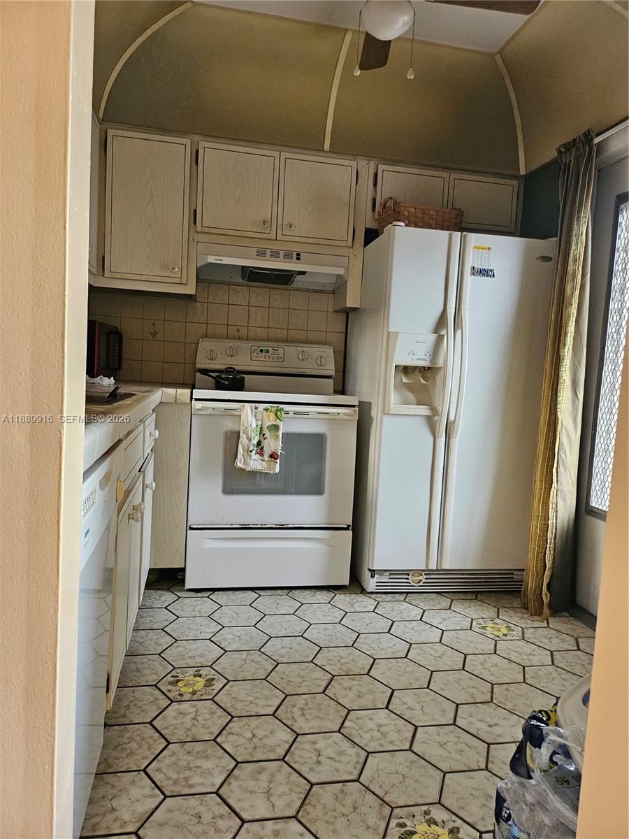 KAHLUA GARDENS CONDO - Residential