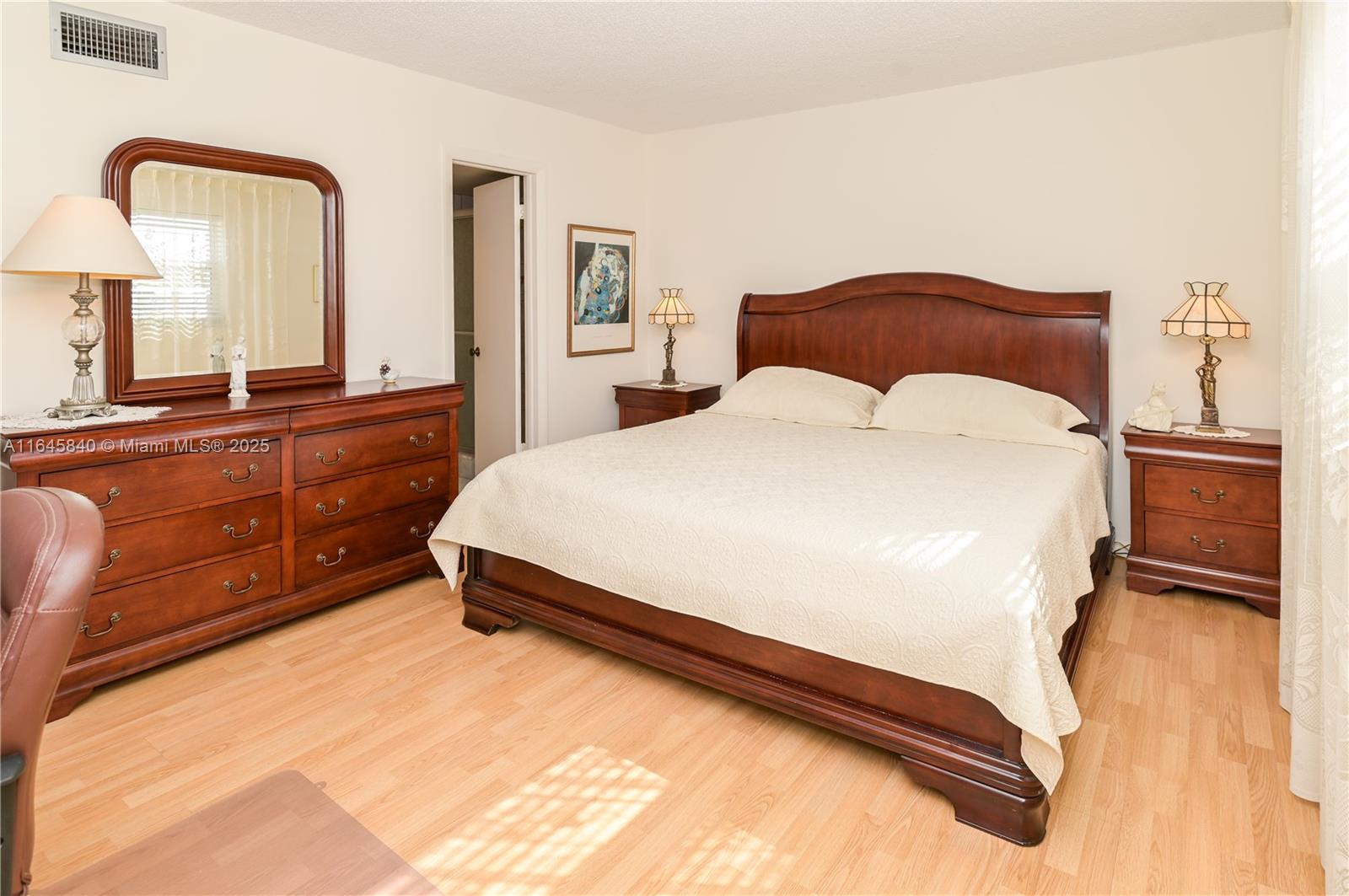 MEADOWBROOK LAKES CONDO - Residential