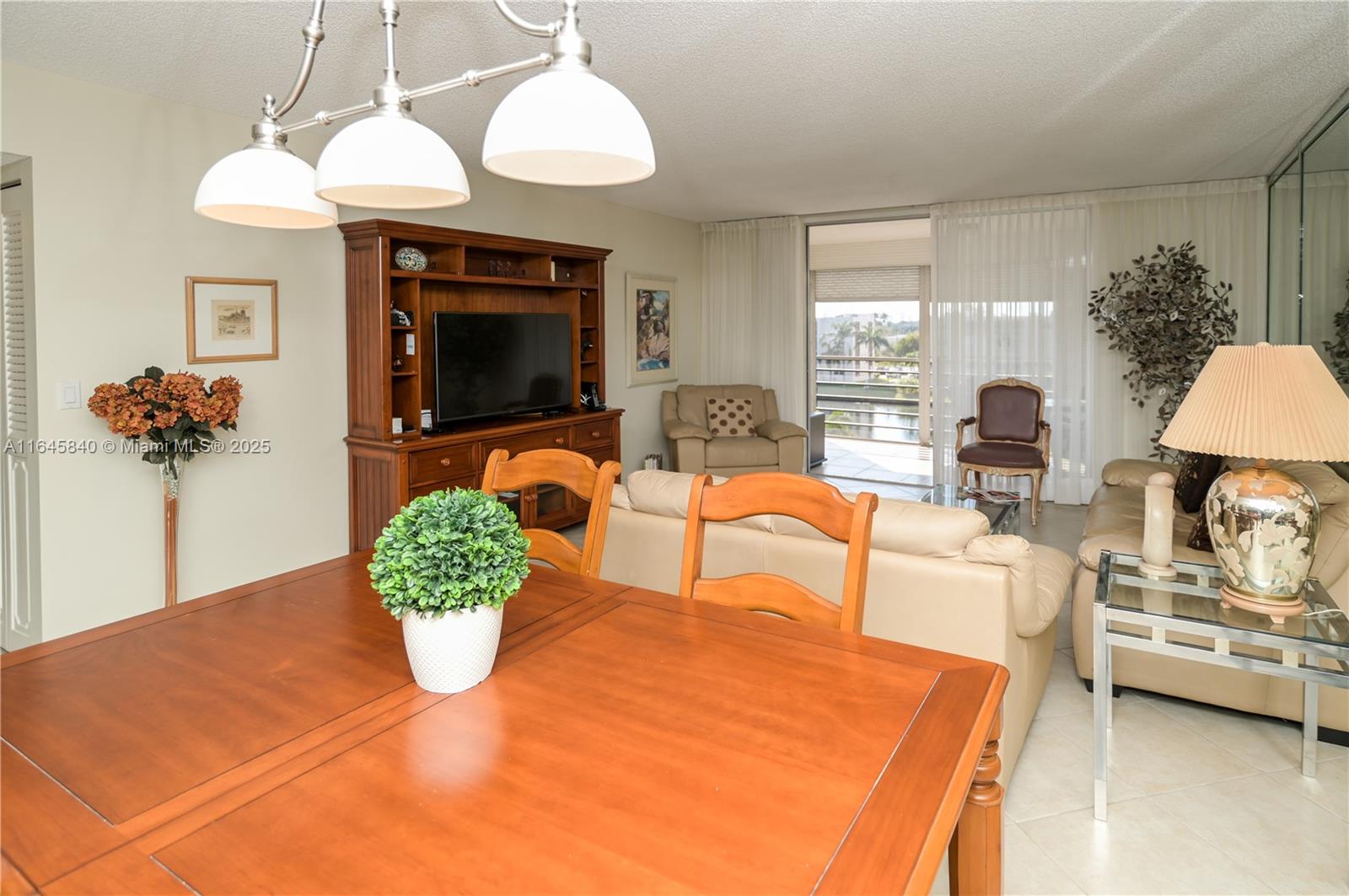 MEADOWBROOK LAKES CONDO - Residential