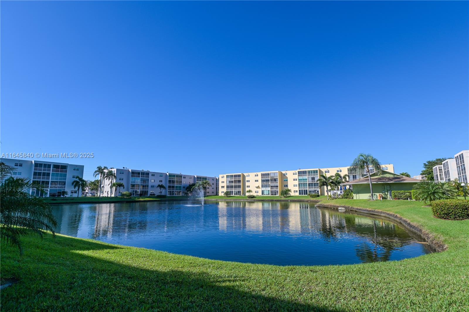 MEADOWBROOK LAKES CONDO - Residential