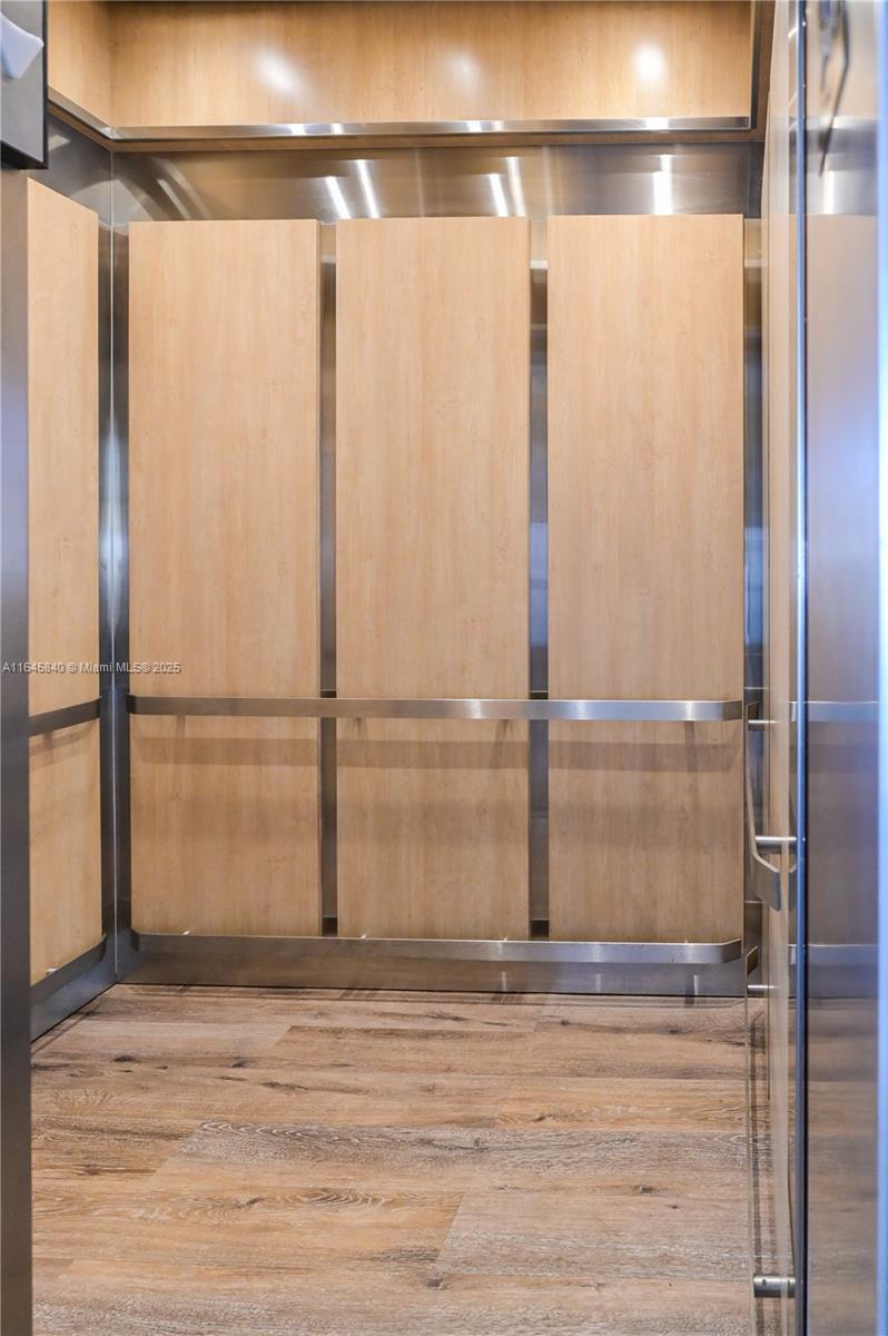 MEADOWBROOK LAKES CONDO - Residential