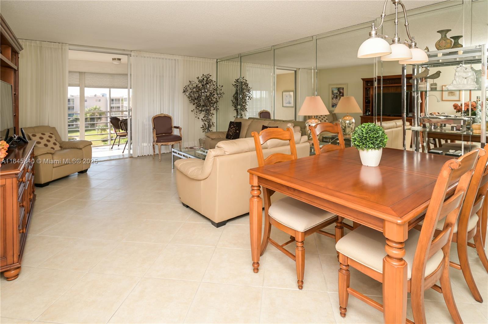 MEADOWBROOK LAKES CONDO - Residential