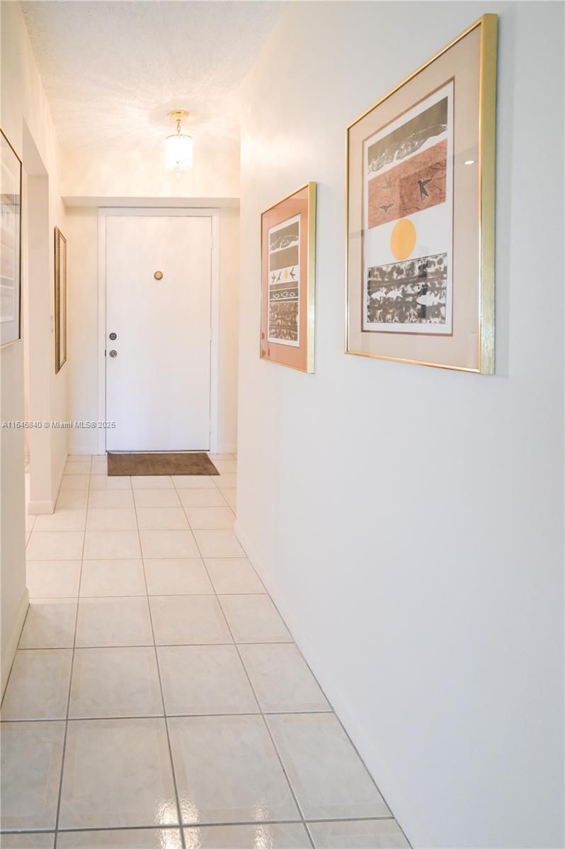 MEADOWBROOK LAKES CONDO - Residential