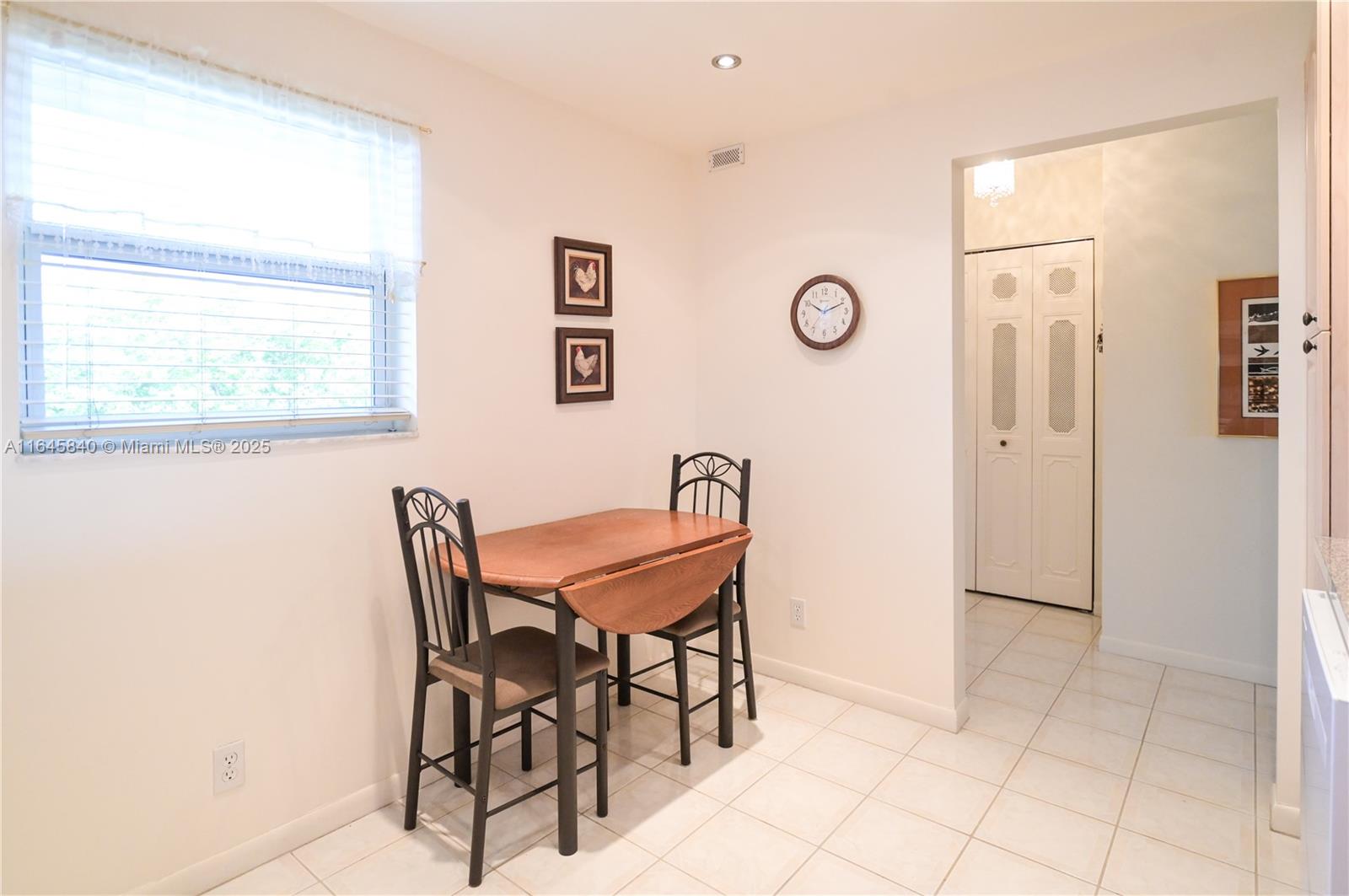 MEADOWBROOK LAKES CONDO - Residential