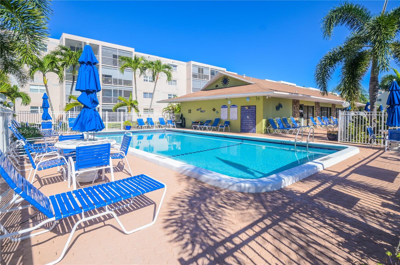 MEADOWBROOK LAKES CONDO - Residential