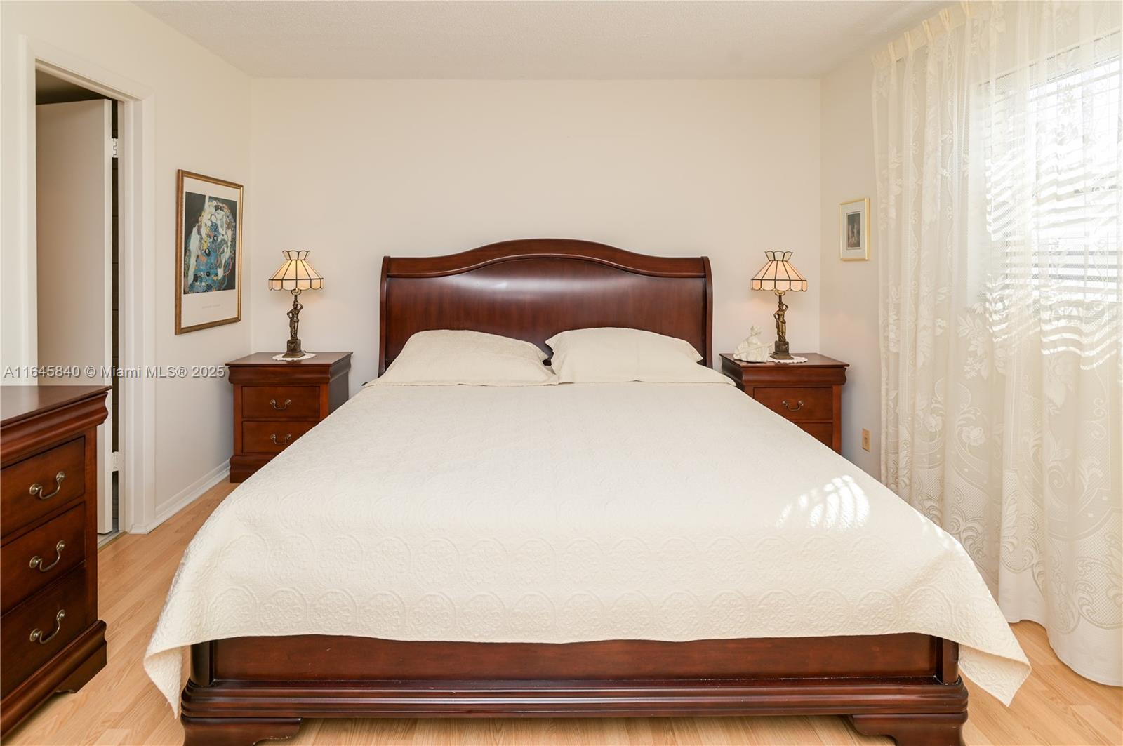 MEADOWBROOK LAKES CONDO - Residential
