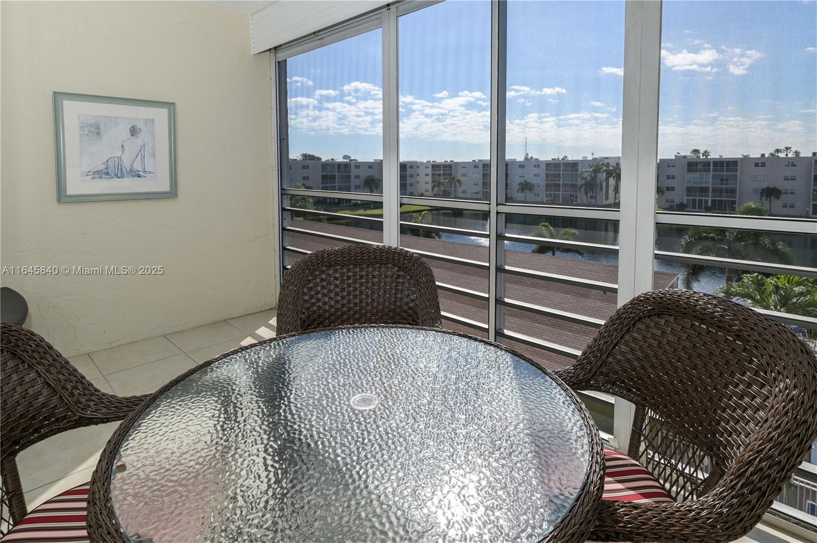 MEADOWBROOK LAKES CONDO - Residential