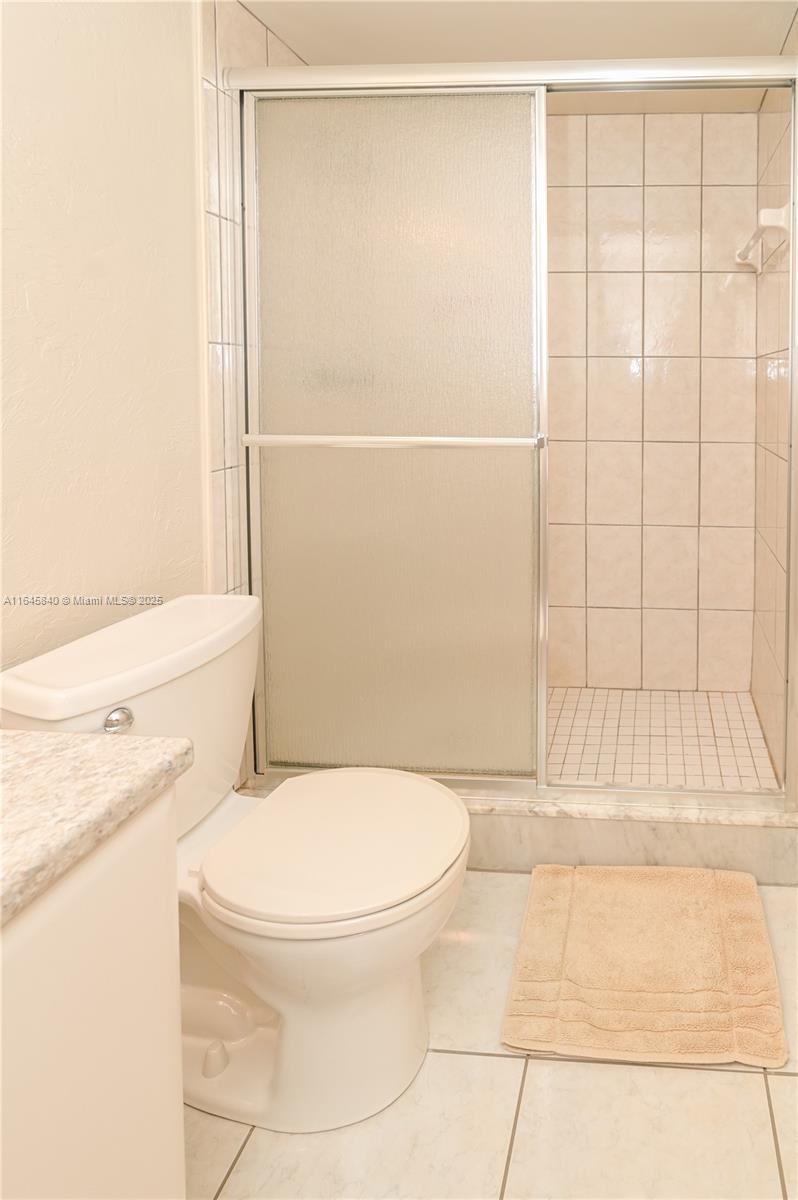 MEADOWBROOK LAKES CONDO - Residential