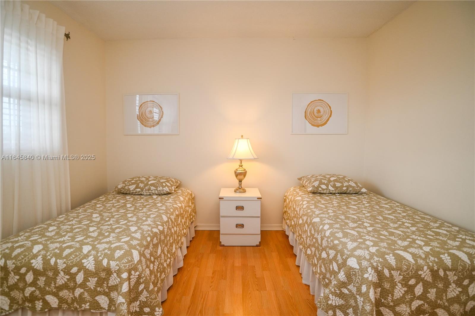 MEADOWBROOK LAKES CONDO - Residential