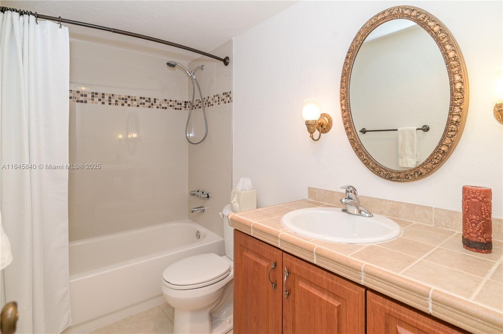 MEADOWBROOK LAKES CONDO - Residential