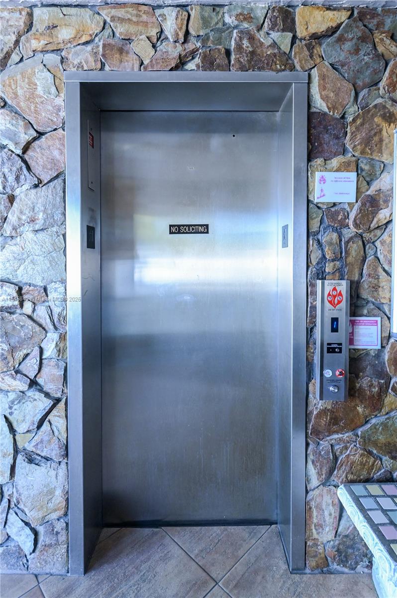 MEADOWBROOK LAKES CONDO - Residential