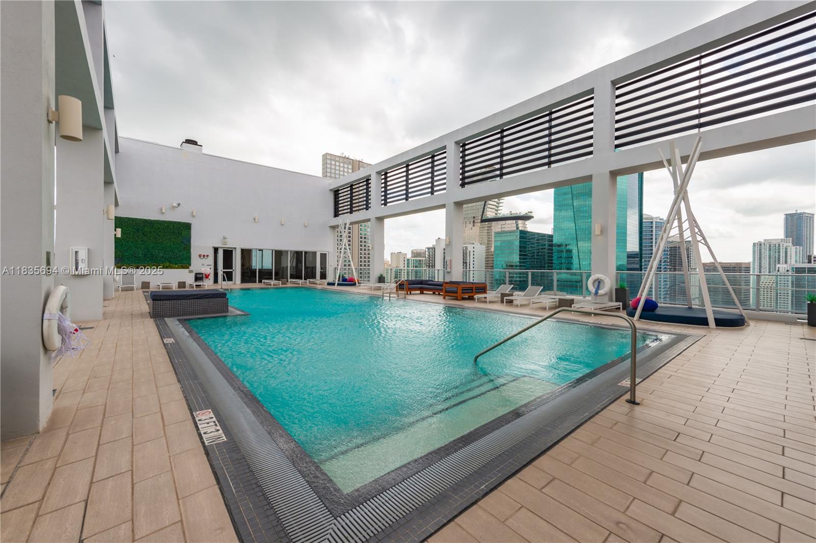 CENTRO CONDO - Residential Lease