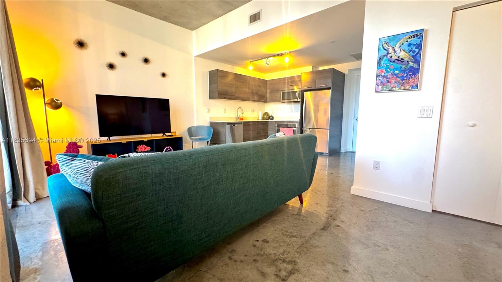 CENTRO CONDO - Residential Lease