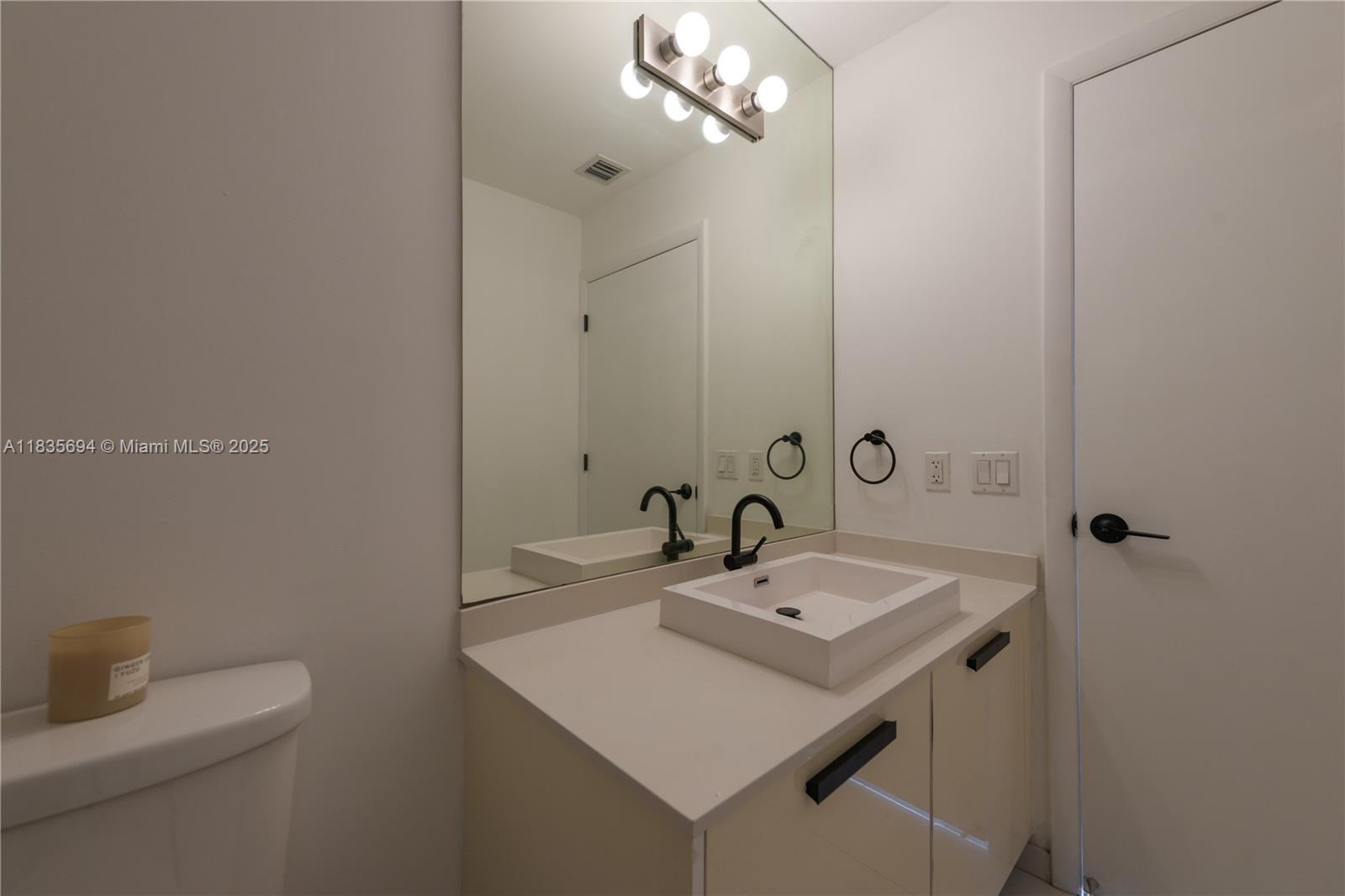 CENTRO CONDO - Residential Lease