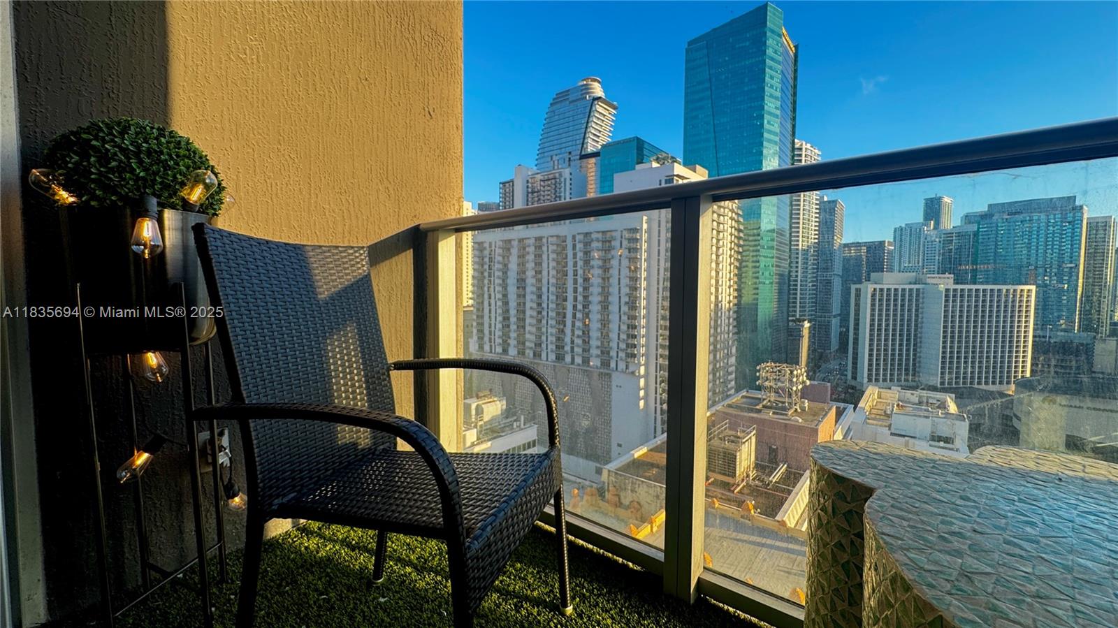 CENTRO CONDO - Residential Lease