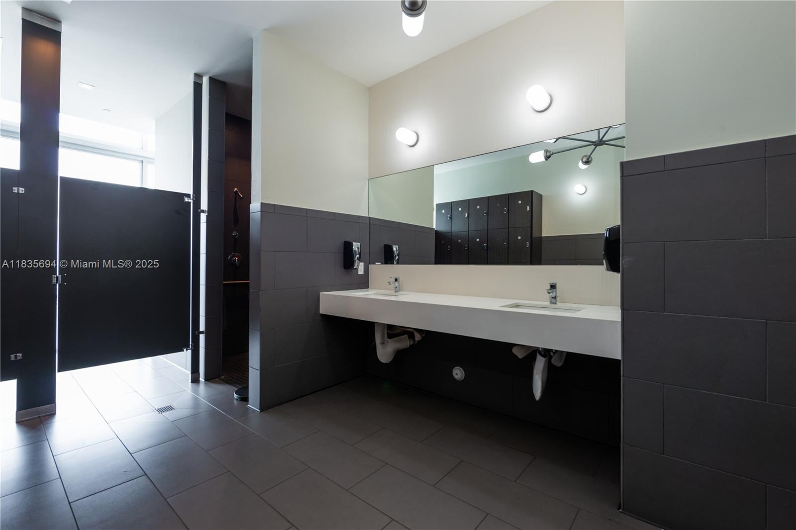 CENTRO CONDO - Residential Lease