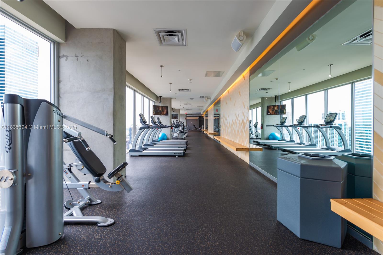 CENTRO CONDO - Residential Lease