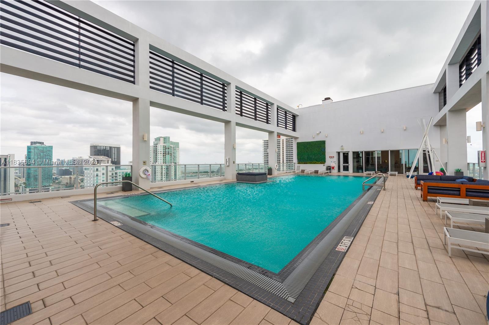 CENTRO CONDO - Residential Lease