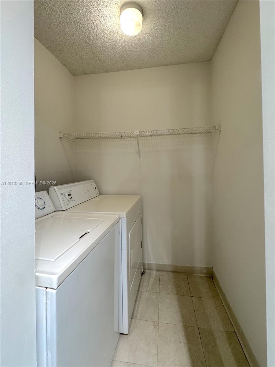 ROYAL POINCIANA CONDO - Residential Lease