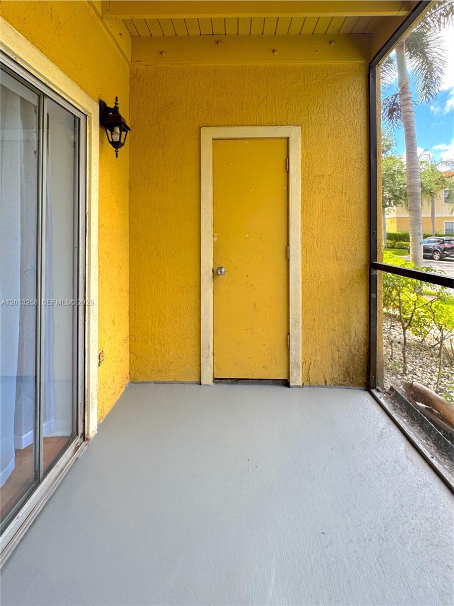 ROYAL POINCIANA CONDO - Residential Lease