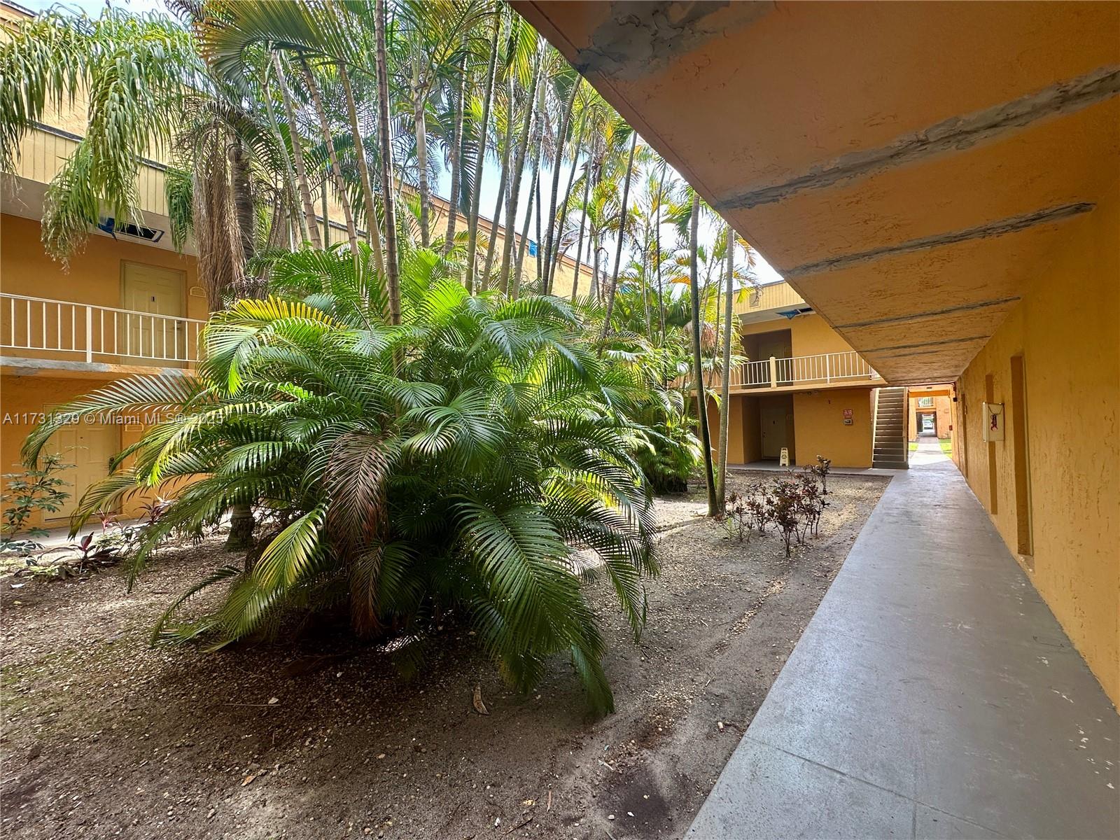 VENETIAN GARDENS AT COUNT - Residential